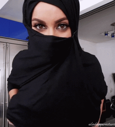Gif - Arab shows her tits