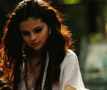 Gif - Selena Gomez -7/92 -5'5''- 34B-24-36''- 126lbs - 7-Shoe, Cutie Cunnilingus! - Yum! Yum!