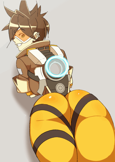 Gif - Tracer bounces her booty