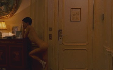 Gif - Natalie Portman naked