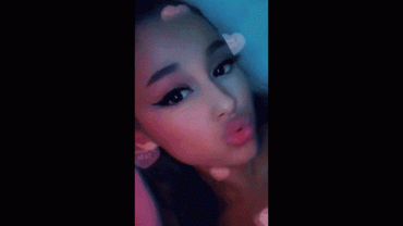 Gif - Ariana Grande - The "Good Shit" Selfie!